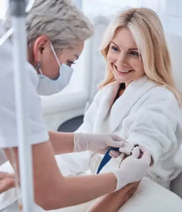 Binsina Skin & Laser Clinic - Vitamin B12 IV Drips 4