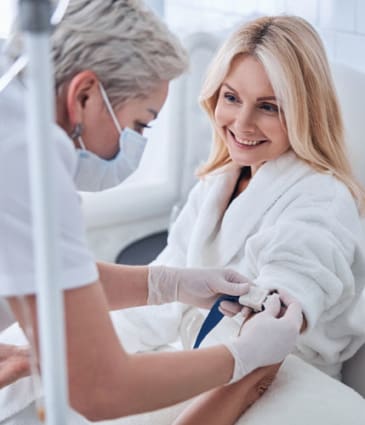 Binsina Skin & Laser Clinic - Vitamin B12 IV Drips 4